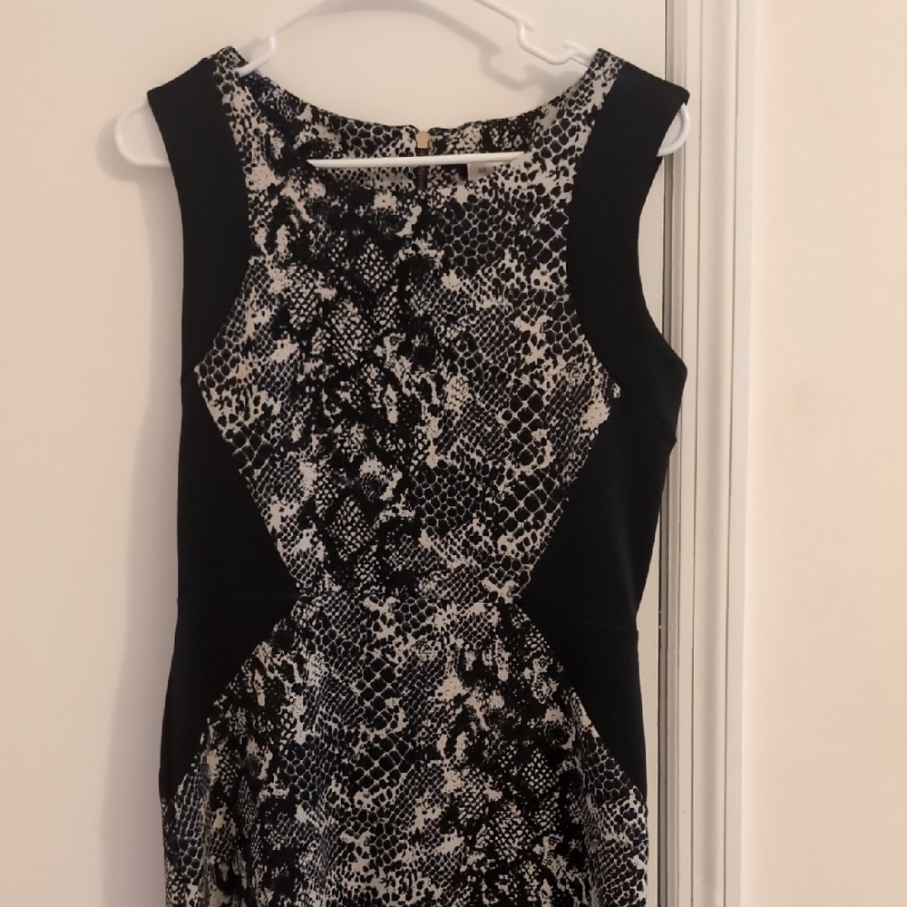 Elegant Black and White Snake Print Midi Dress